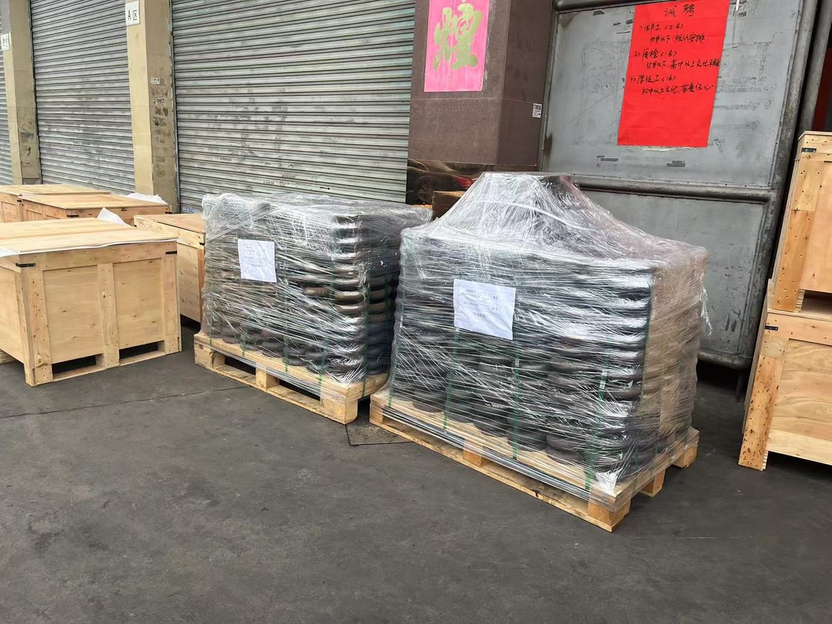 Xulong large springs packed on export pallets