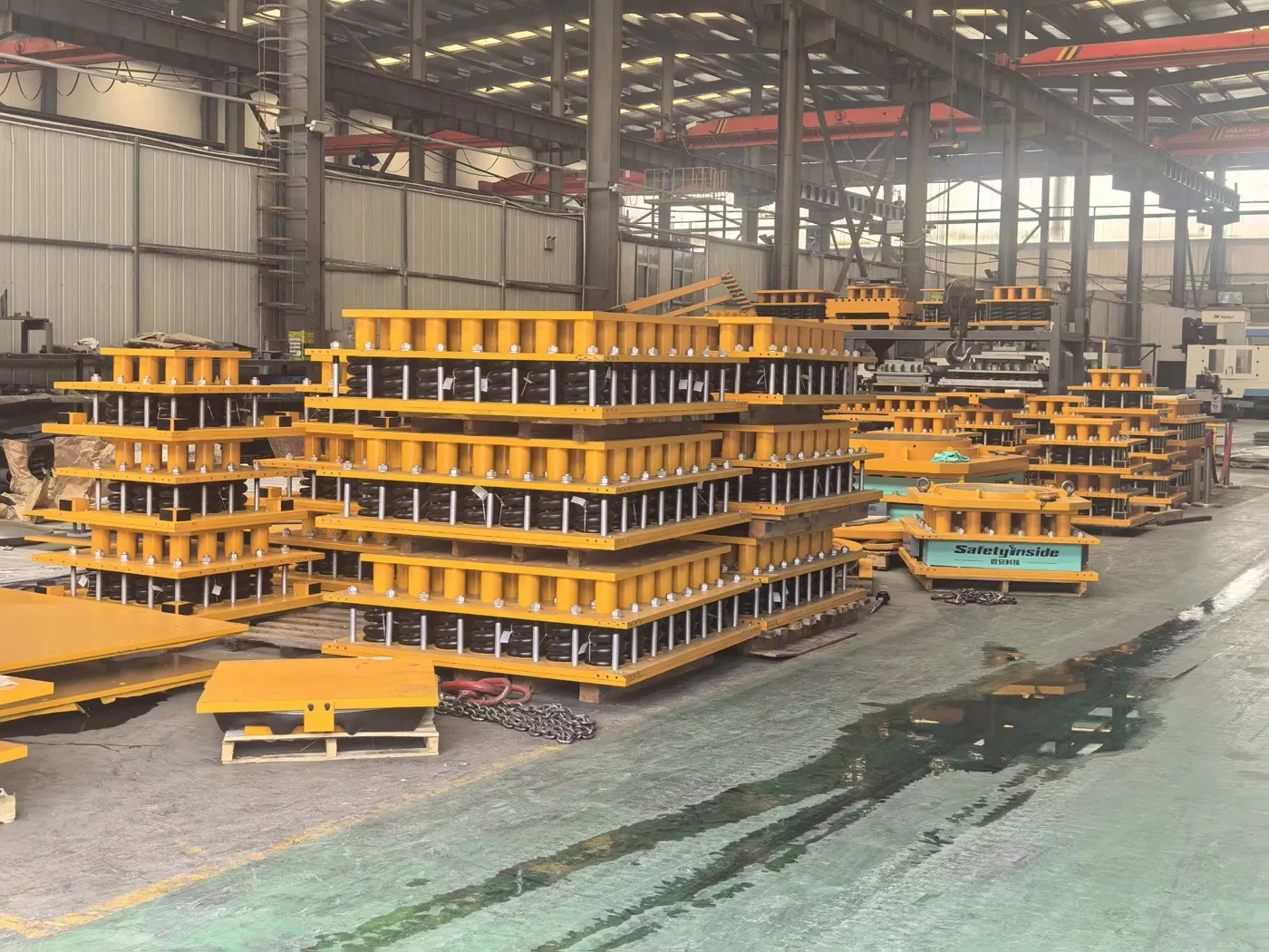 Compression spring applied on building vibration isolation support