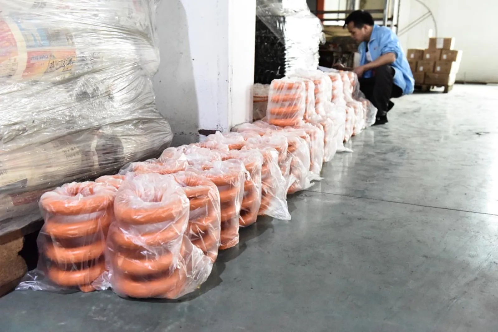 Packed springs for shipment